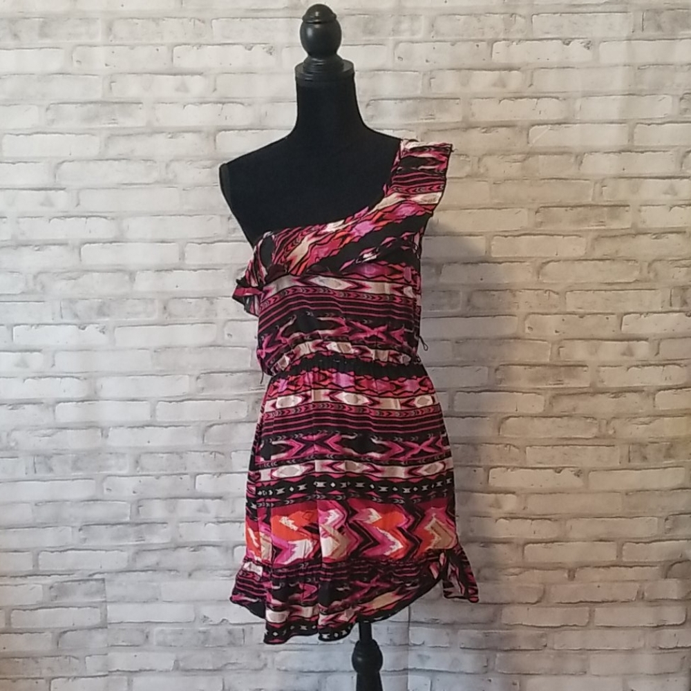 Trixxi Patterned One Shoulder Dress